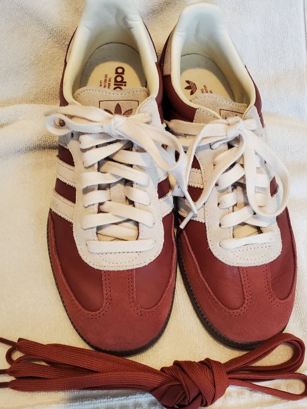 Adidas Sambas OG Red 7.5 Mens/9 Womens EUC